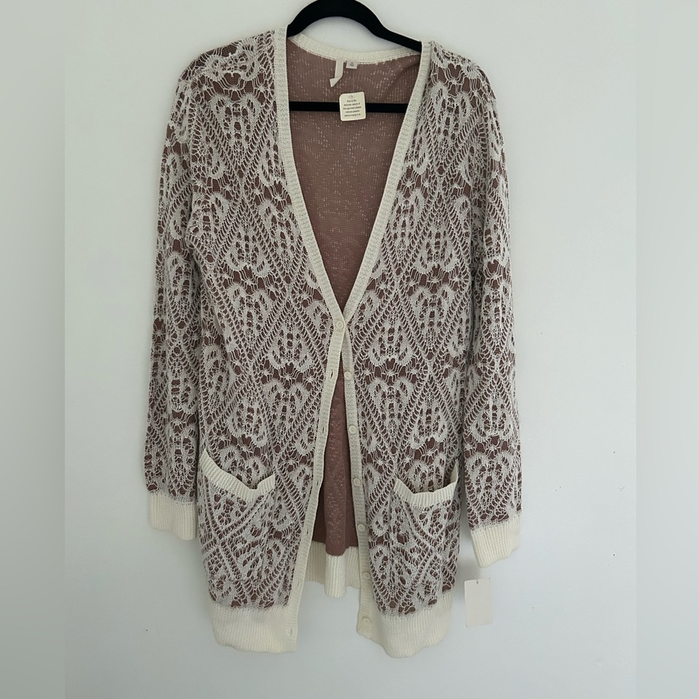 Beige Cardigan with lace-look all over it